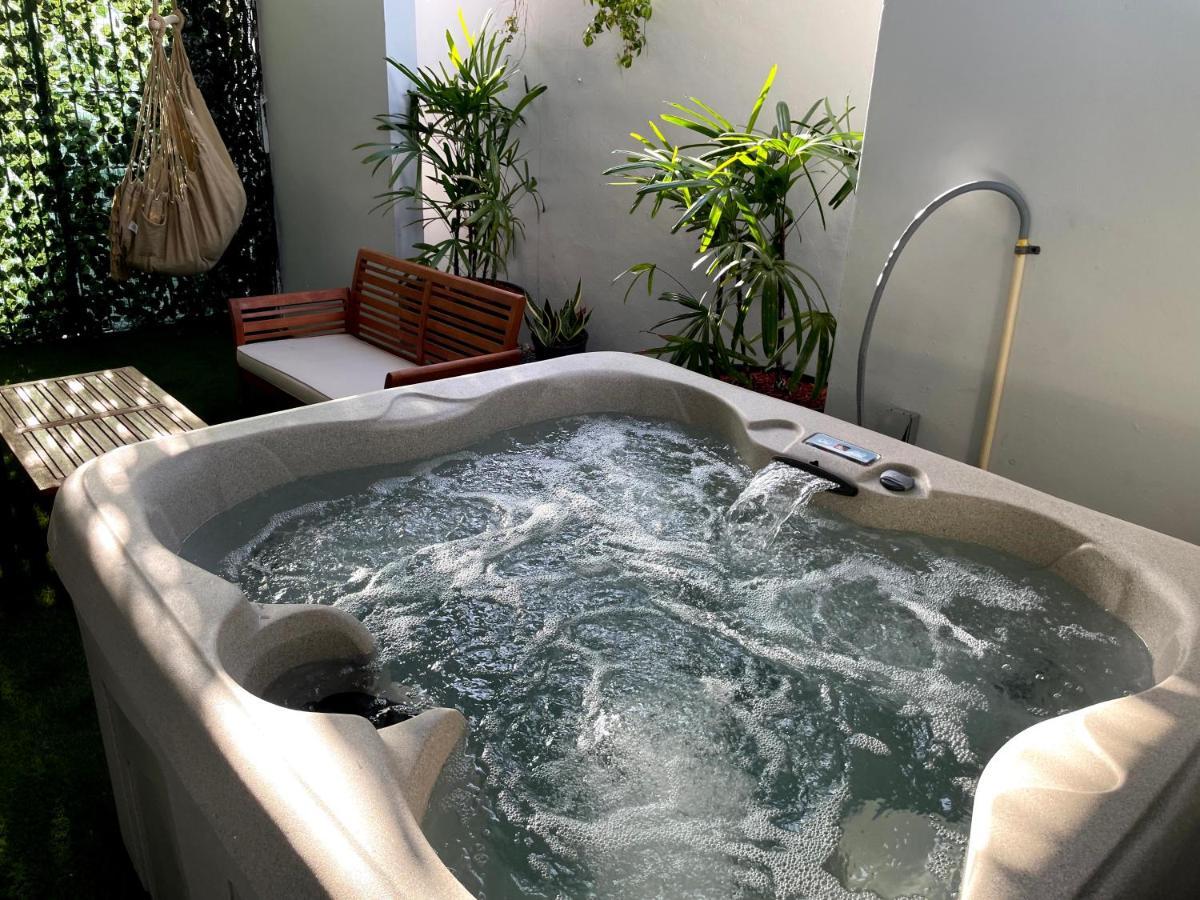 Spacious Retreat With Private Jacuzzi And Terrace ポンセ エクステリア 写真