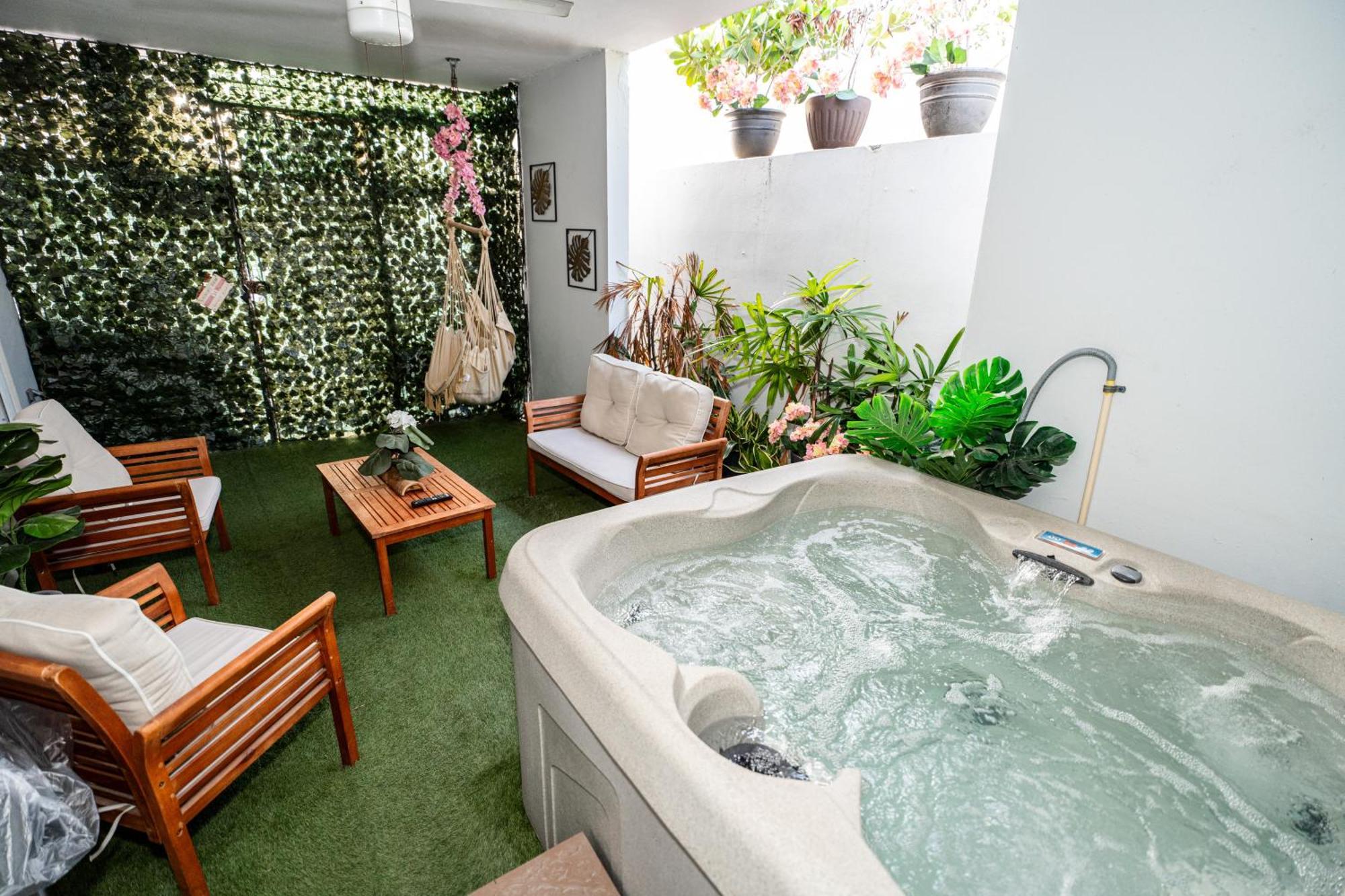 Spacious Retreat With Private Jacuzzi And Terrace ポンセ エクステリア 写真